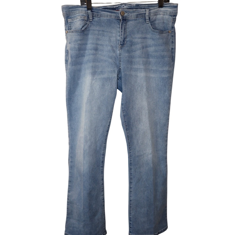Wallflower‎ Jeans.  Size 17. Distressed, Embroidered Pockets.